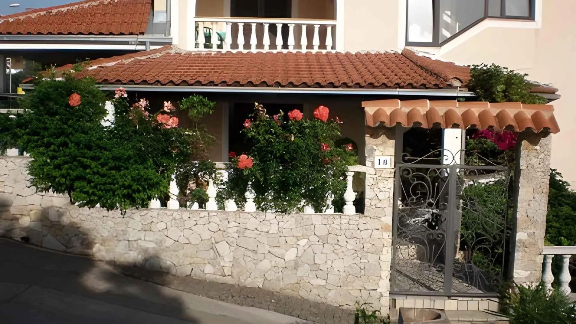 Apartments In Novi Vinodolski 15388