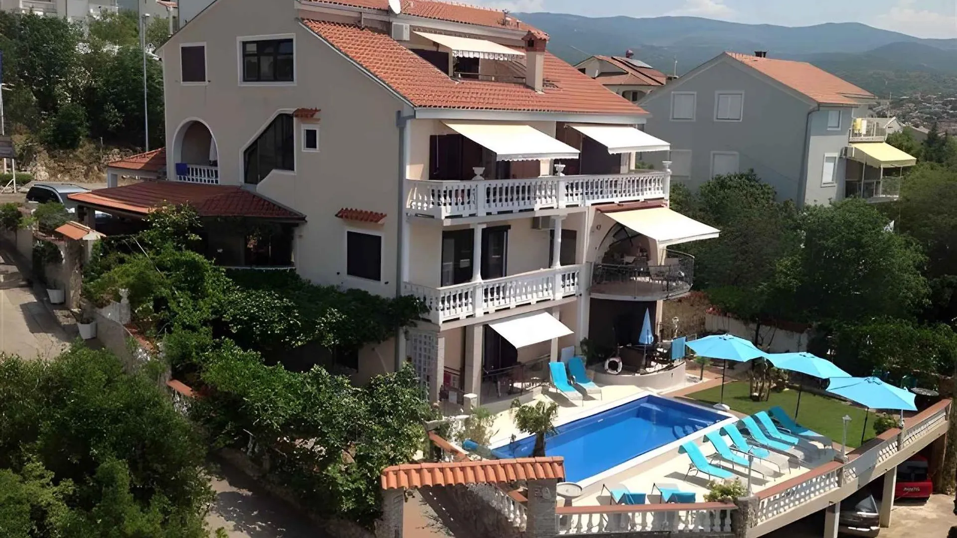 Apartments In Novi Vinodolski 15388