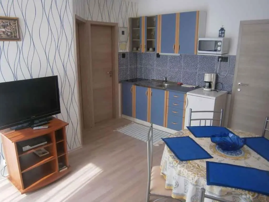 Apartments In Novi Vinodolski 15388 Croaţia