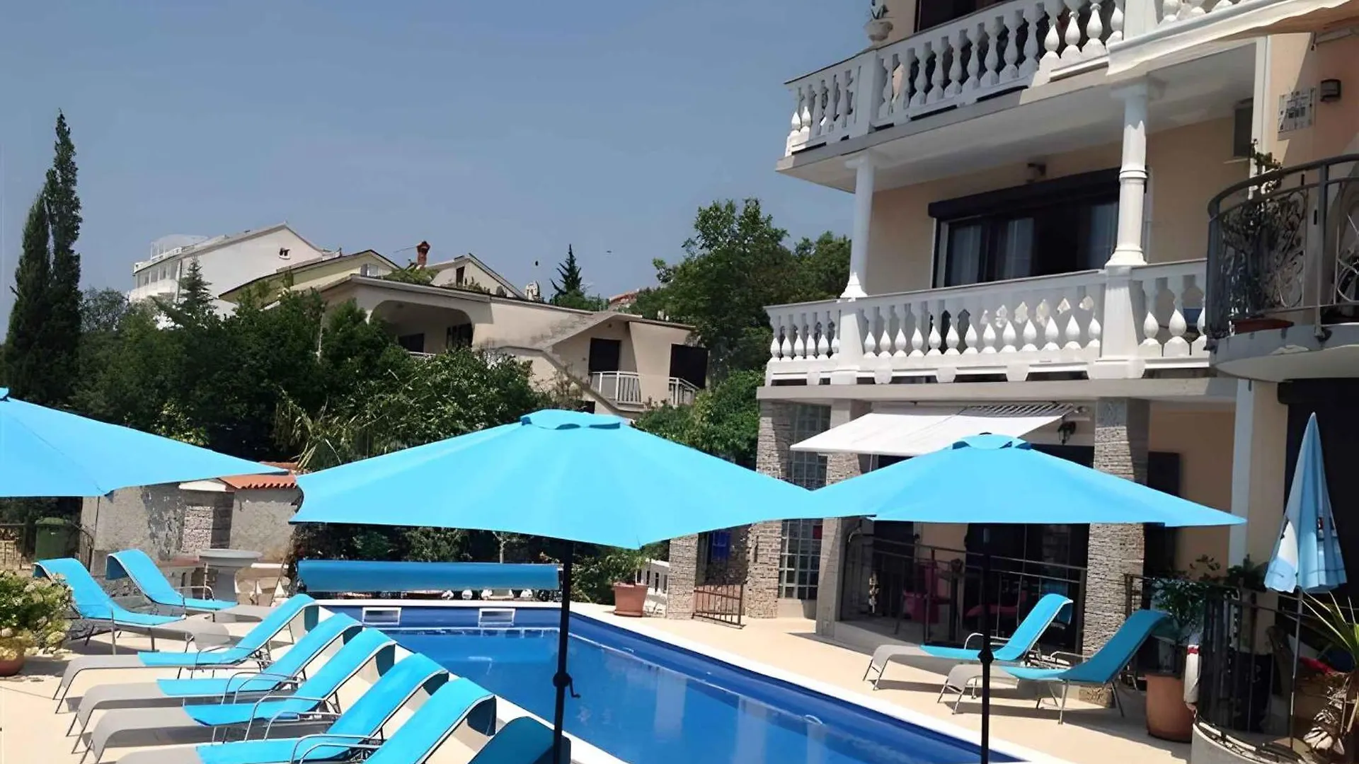 Apartments In Novi Vinodolski 15388